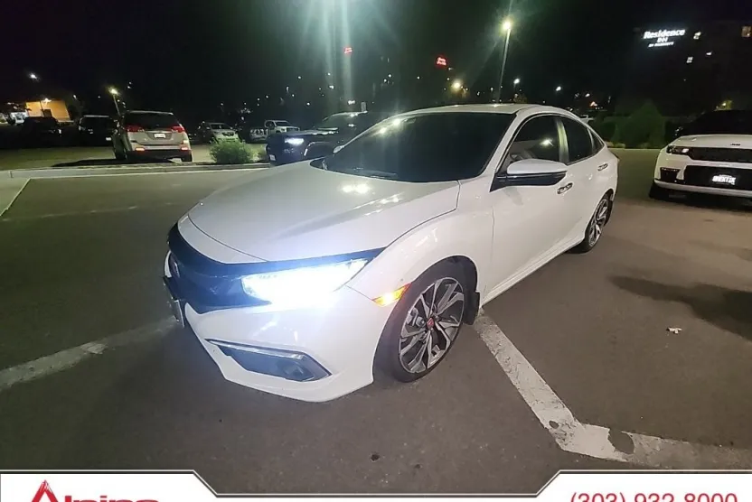 2019 Honda Civic Touring photo 1