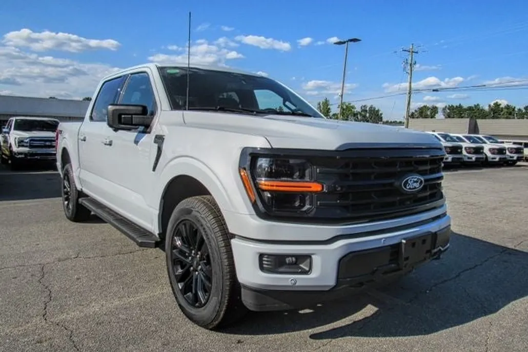 2025 Ford F-150 XLT photo 1