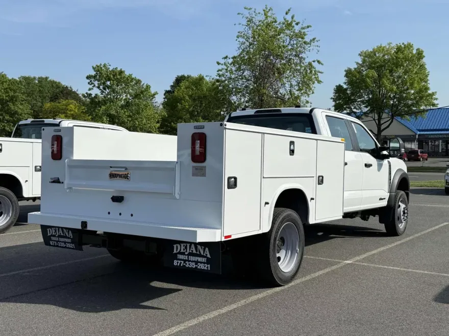 2025 Ford F-550 XL photo 1