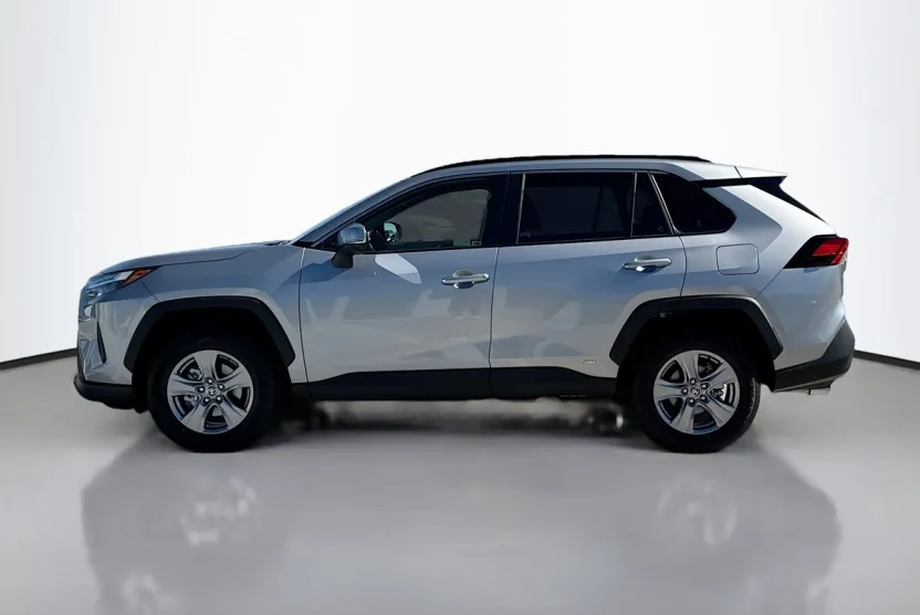 2025 Toyota RAV4 Hybrid LE photo 1