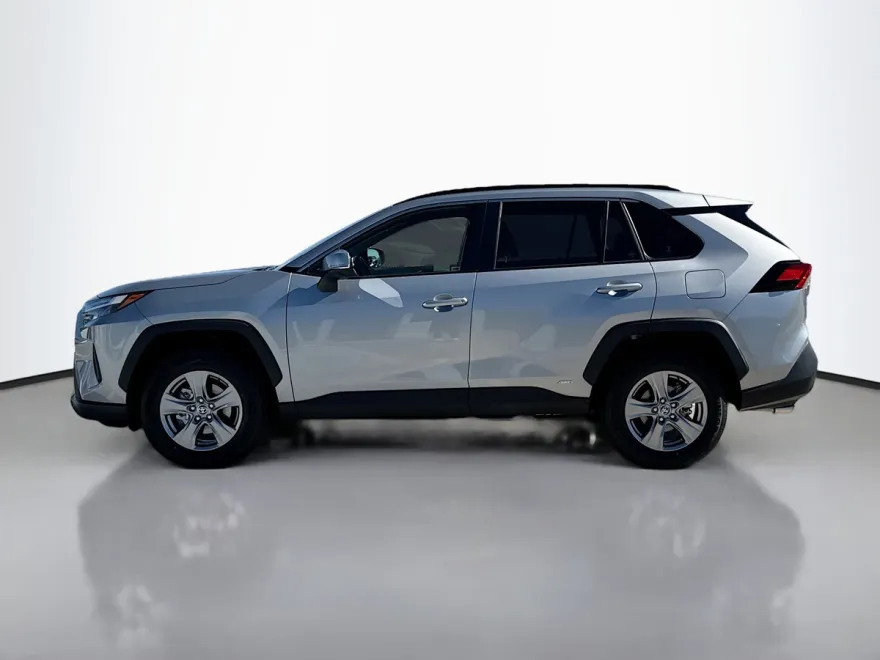 2025 Toyota RAV4 Hybrid LE photo 1
