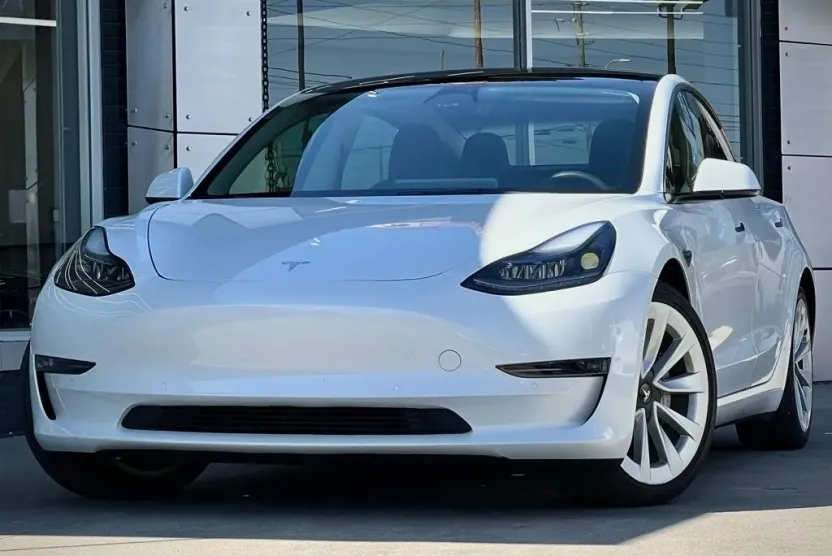 2022 Tesla Model 3 Long Range photo 1