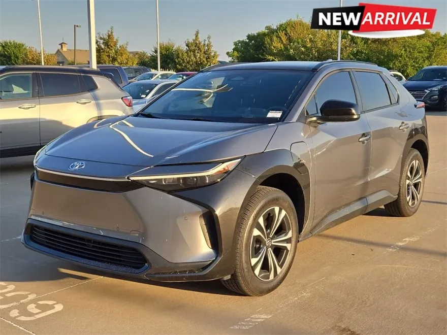 2024 Toyota bZ4X XLE photo 1