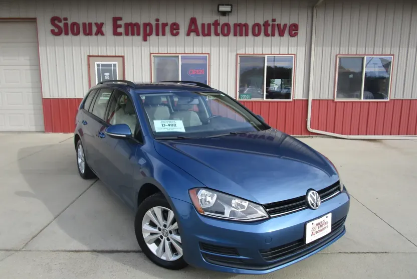 2017 Volkswagen Golf SportWagen 4Motion photo 1