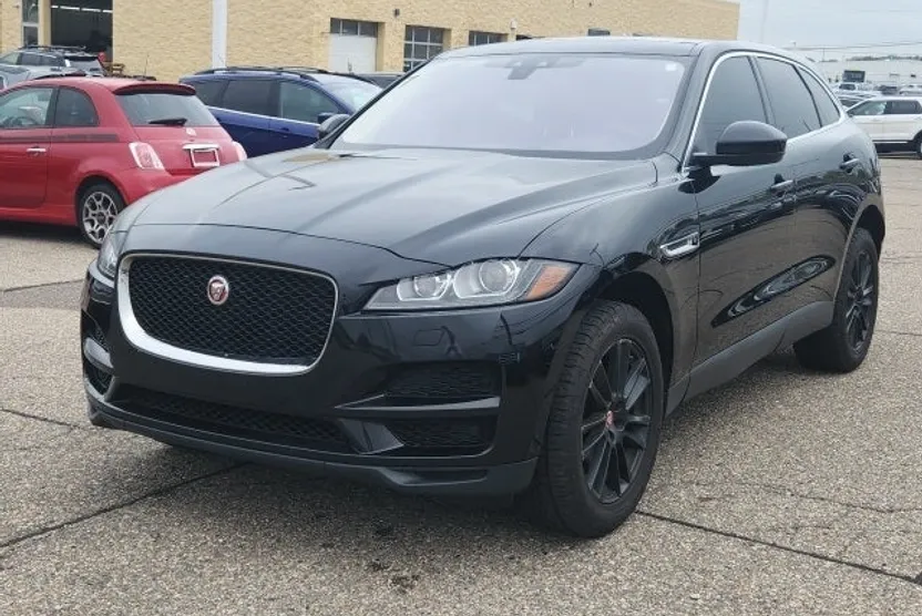 2020 Jaguar F-PACE Prestige photo 1