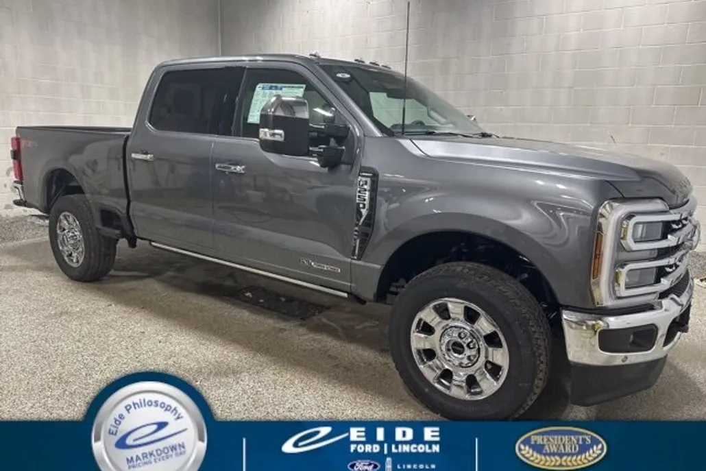 2025 Ford F-250 Lariat photo 1