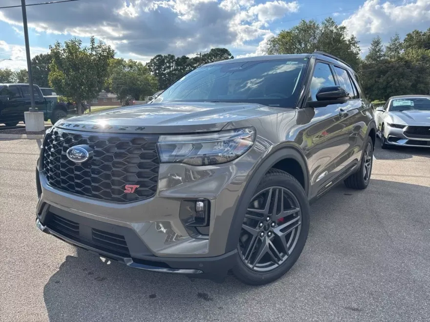 2026 Ford Explorer ST photo 1