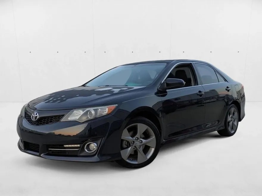 2013 Toyota Camry SE V6 photo 1