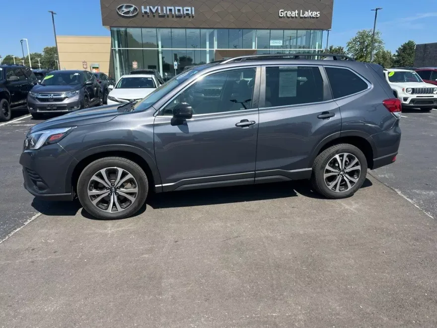 2022 Subaru Forester Limited photo 1