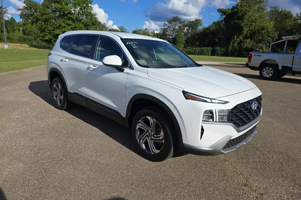 2023 Hyundai Santa Fe SE photo 1