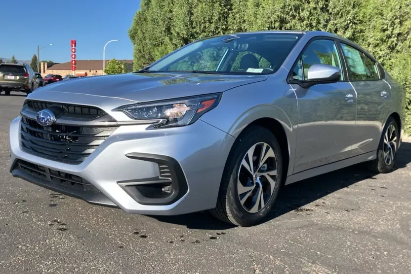 2025 Subaru Legacy Premium photo 1
