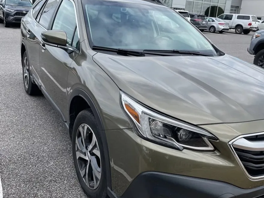 2022 Subaru Outback Limited photo 1