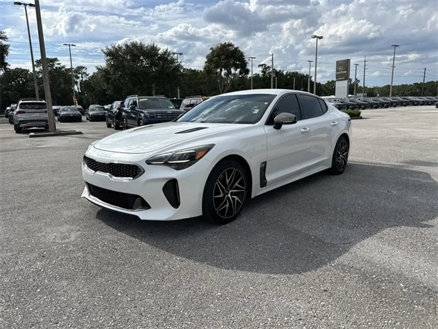 2022 Kia Stinger GT-Line photo 1