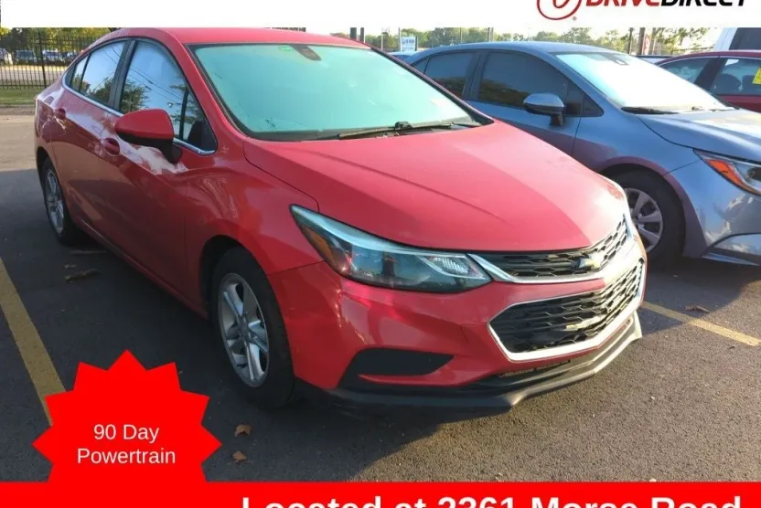 2017 Chevrolet Cruze LT photo 1