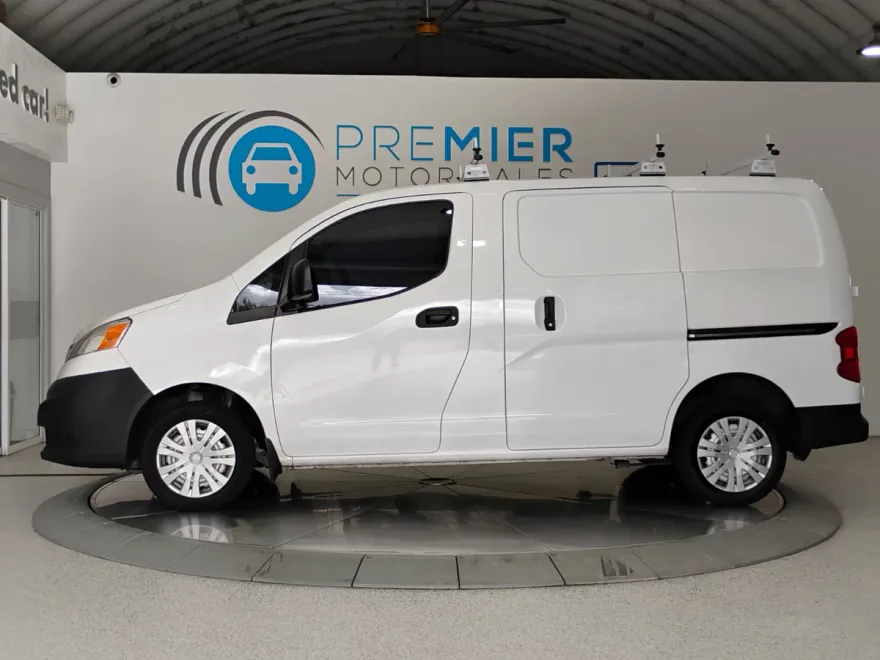 2017 Nissan NV200 S photo 1