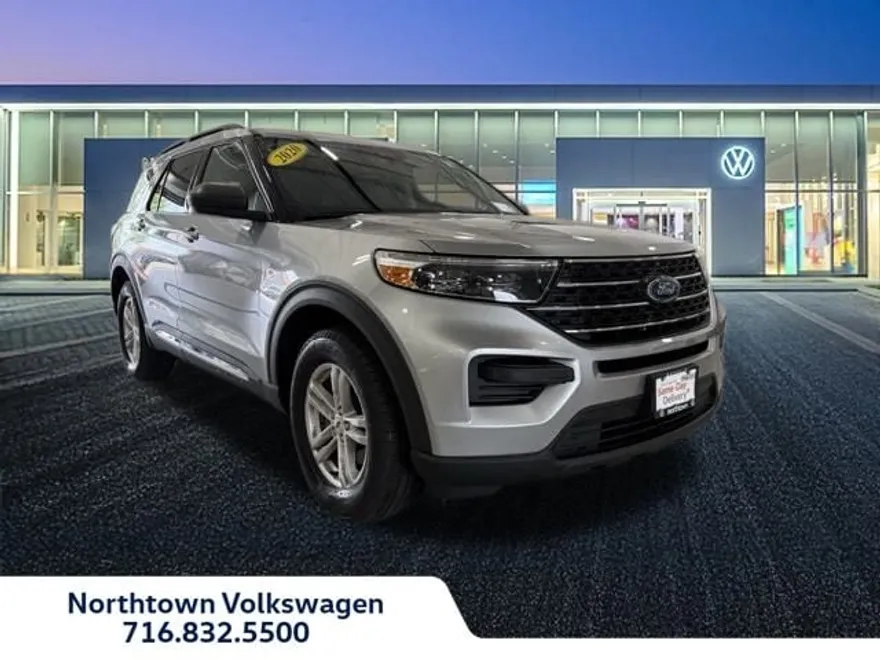 2020 Ford Explorer XLT photo 1