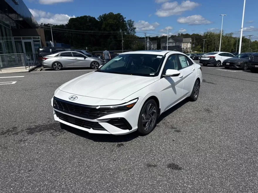 2025 Hyundai Elantra Hybrid Limited photo 1
