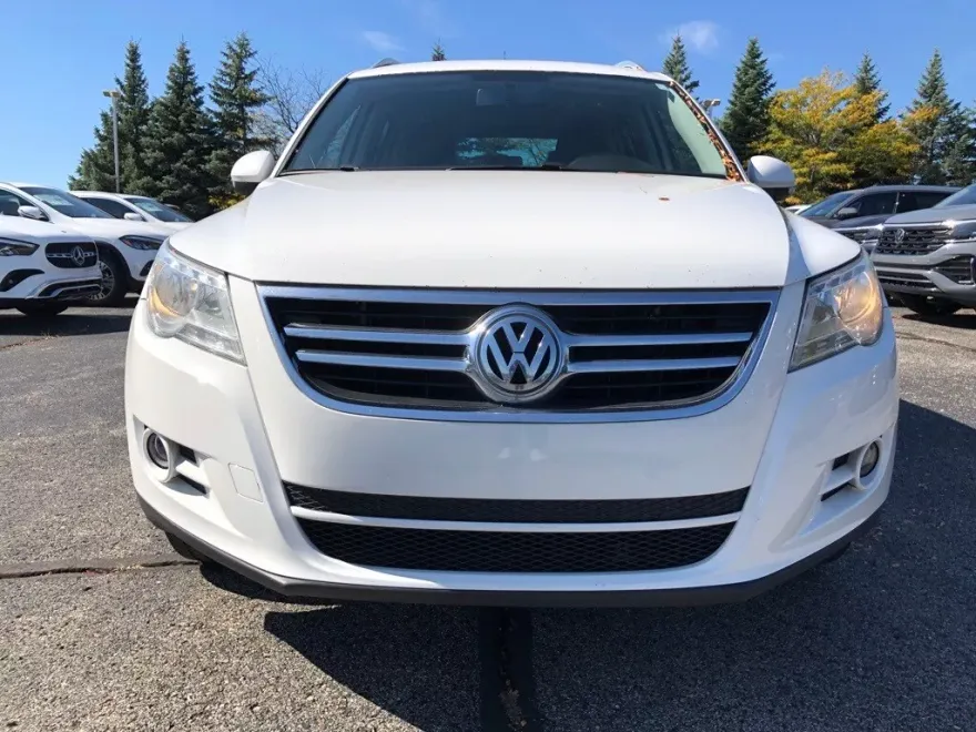 2011 Volkswagen Tiguan photo 1