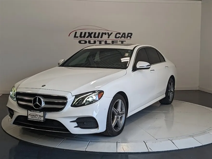 2018 Mercedes Benz E 300 4MATIC photo 1