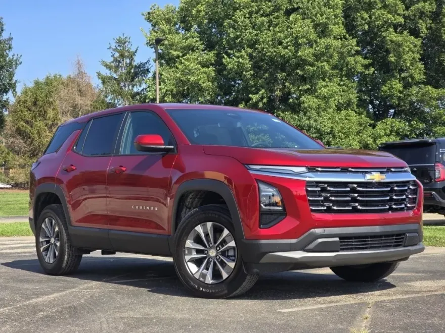 2026 Chevrolet Equinox LT photo 1