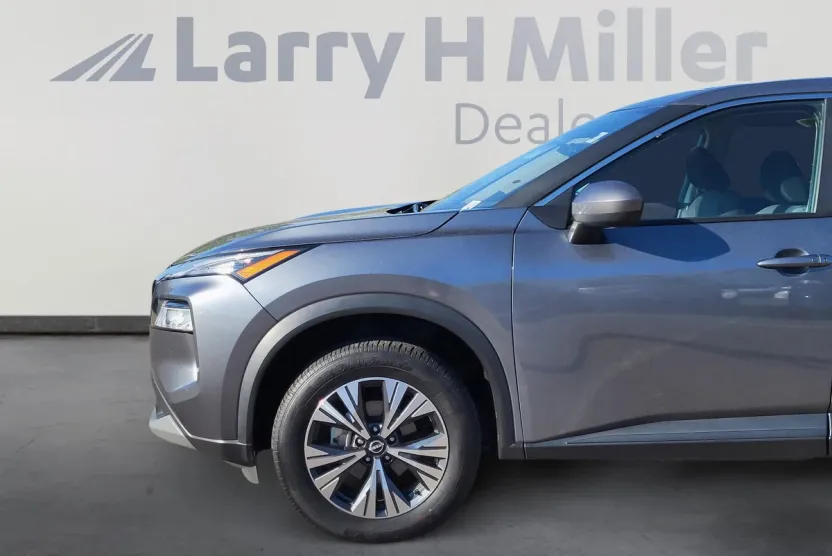 2023 Nissan Rogue SV photo 1