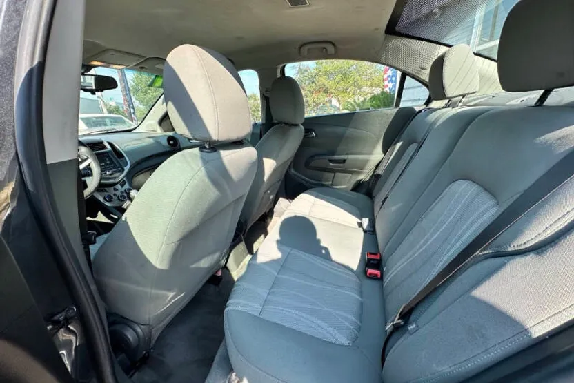 2017 Chevrolet Sonic LT photo 1