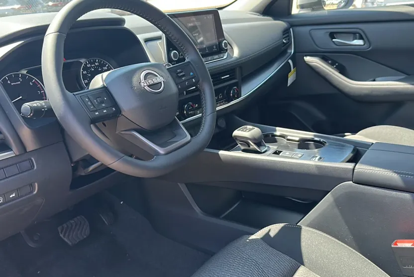 2026 Nissan Rogue SV photo 1