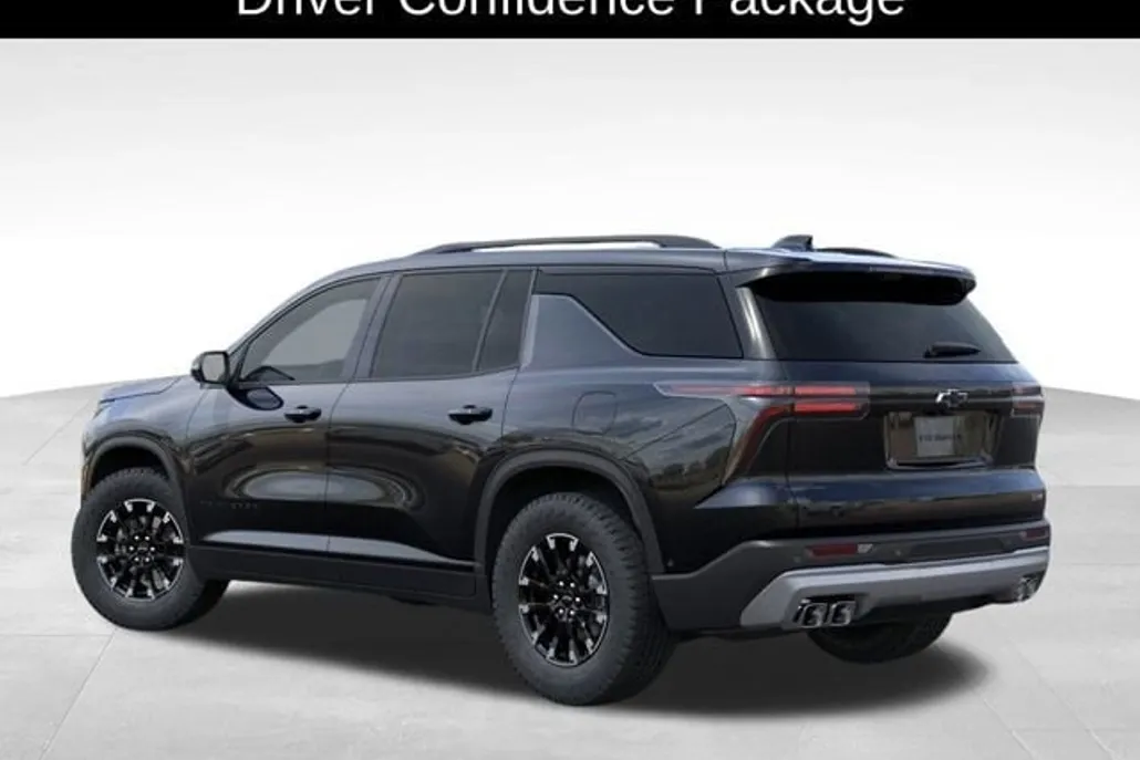 2026 Chevrolet Traverse Z71 photo 1