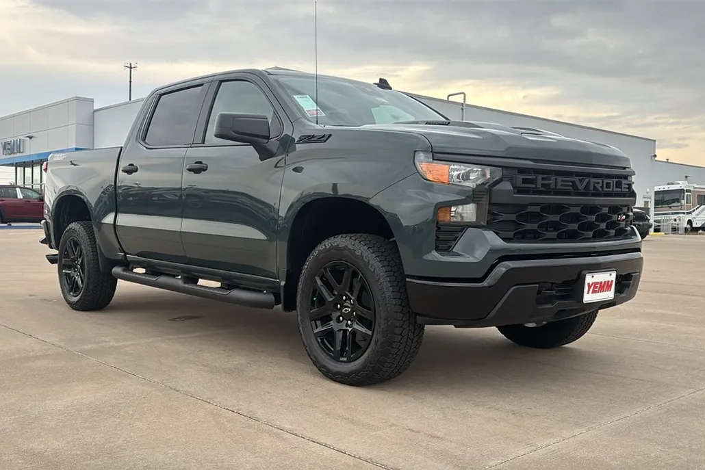 2026 Chevrolet Silverado 1500 Custom Trail Boss photo 1
