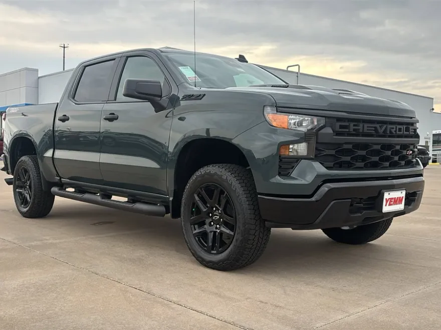 2026 Chevrolet Silverado 1500 Custom Trail Boss photo 1