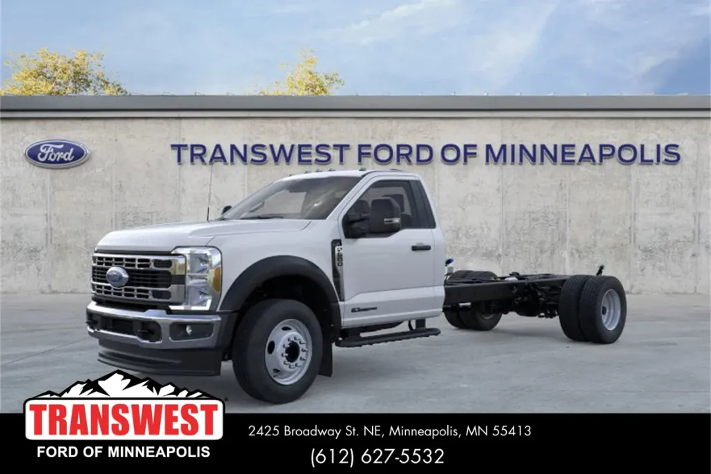 2025 Ford F-600 photo 1