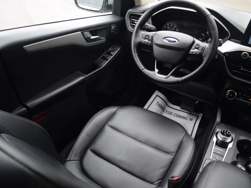 2020 Ford Escape SEL photo 1