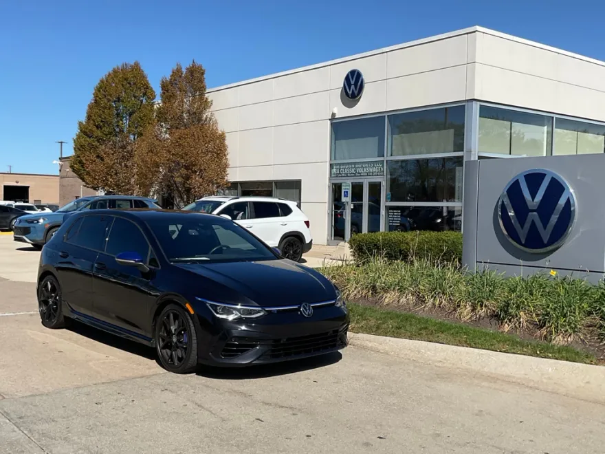 2023 Volkswagen Golf Anniversary Edition photo 1