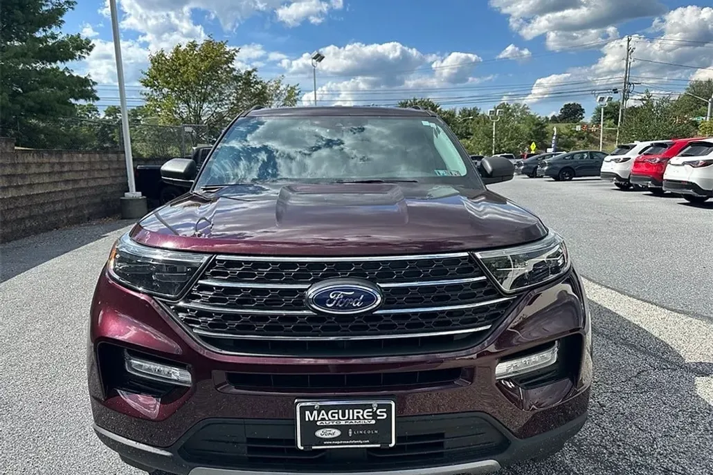 2022 Ford Explorer XLT photo 1