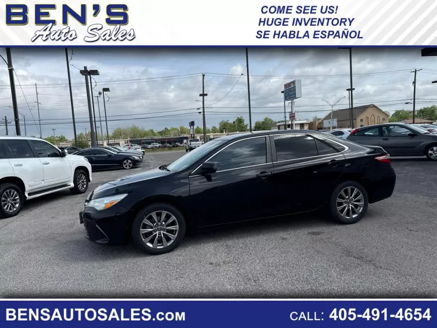 2016 Toyota Camry XLE photo 1