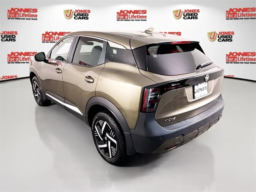 2025 Nissan Kicks SV photo 1