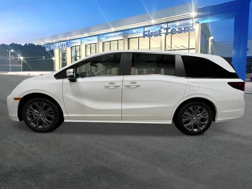 2026 Honda Odyssey Touring photo 1