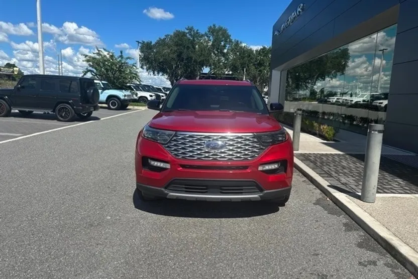 2021 Ford Explorer Platinum photo 1