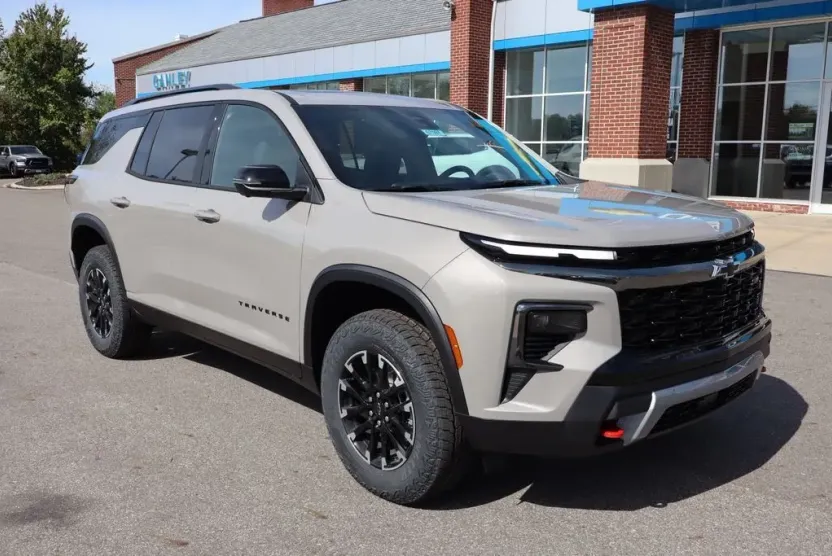 2026 Chevrolet Traverse Z71 photo 1