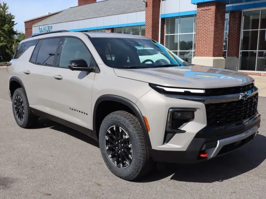 2026 Chevrolet Traverse Z71 photo 1