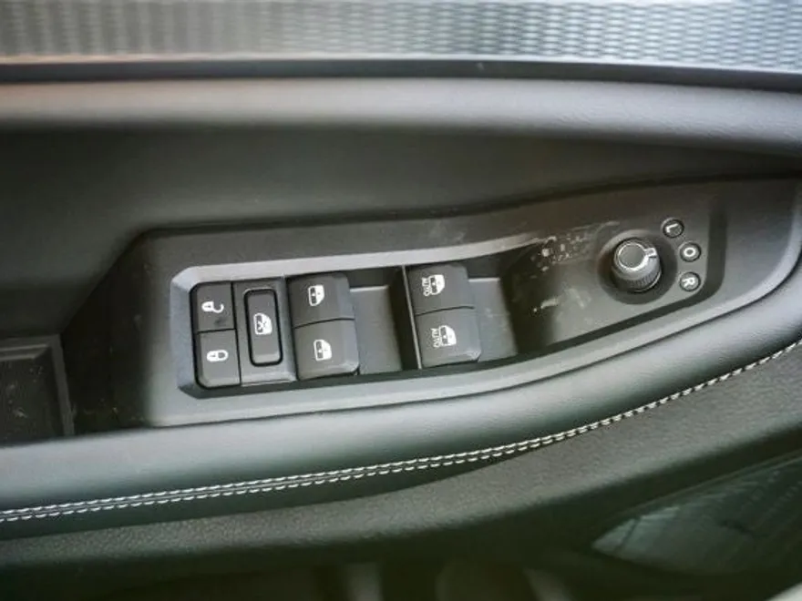 2025 Jeep Grand Cherokee Altitude photo 28