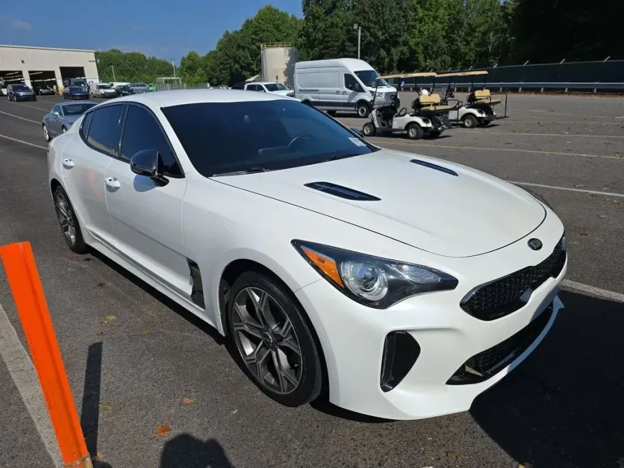 2021 Kia Stinger GT-Line photo 1