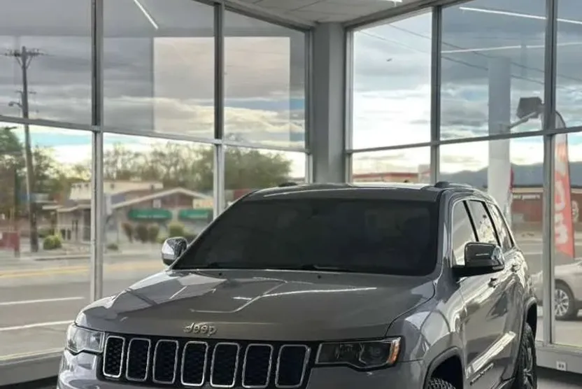 2019 Jeep Grand Cherokee Limited Sport photo 1