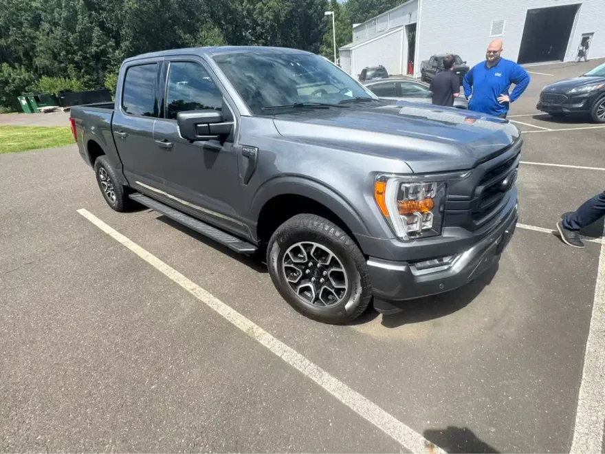 2023 Ford F-150 XLT photo 1
