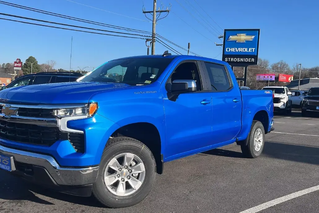 2025 Chevrolet Silverado 1500 LT photo 1
