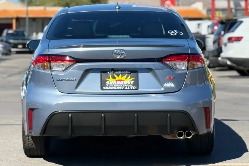 2023 Toyota Corolla SE photo 1