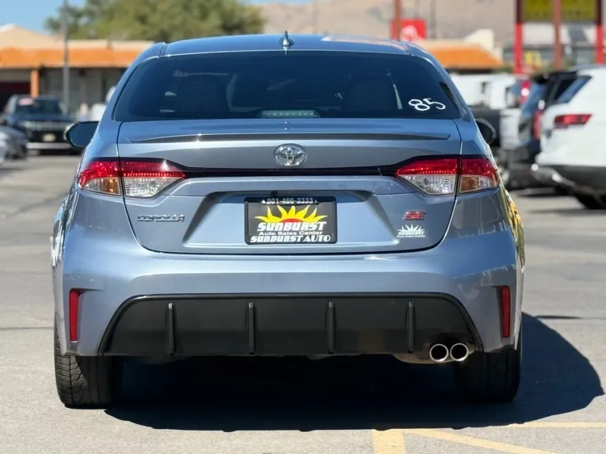2023 Toyota Corolla SE photo 1