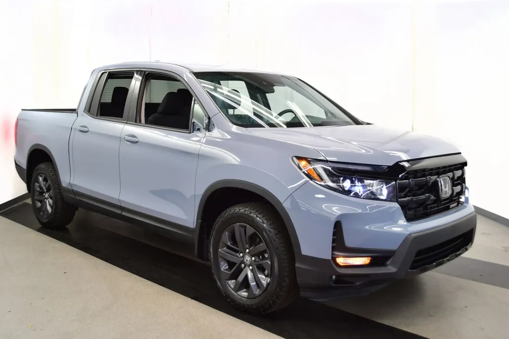 2024 Honda Ridgeline Sport photo 1
