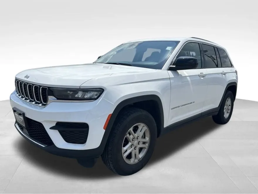 2023 Jeep Grand Cherokee Laredo photo 1