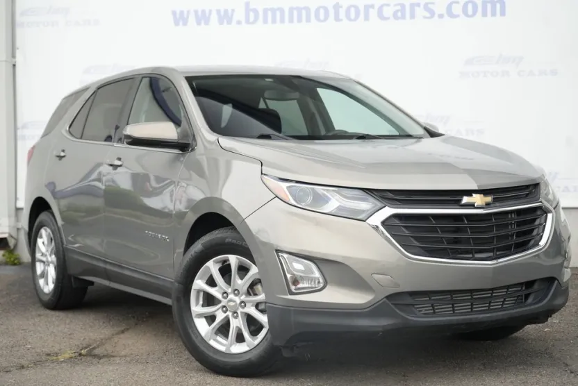 2018 Chevrolet Equinox LT photo 1